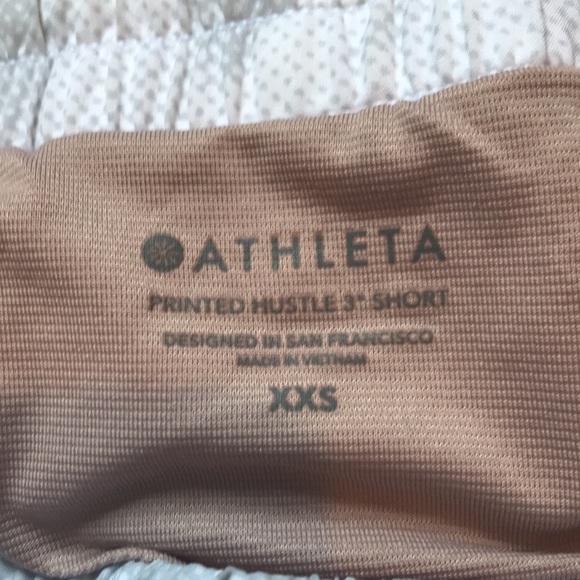 Athleta hustle shorts 3 inch inseam dotted tie dye pattern - Picture 4 of 4
